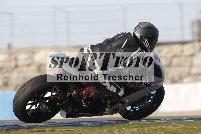 /Archiv-2024/01 26.-28.01.2024 Moto Center Thun Jerez/Gruppe gruen-green/backside